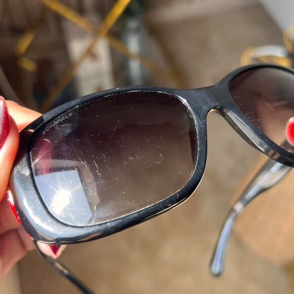 AUTHENTIC Chanel 5191 Bouton sunglasses - Picture 6 of 8